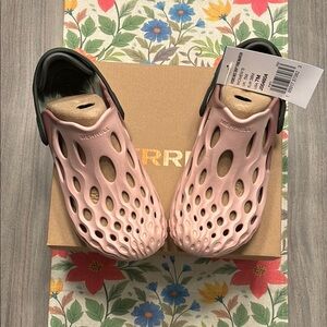 NWT Merrell Hydro Moc Drift. Size 7 US/Eu 38.